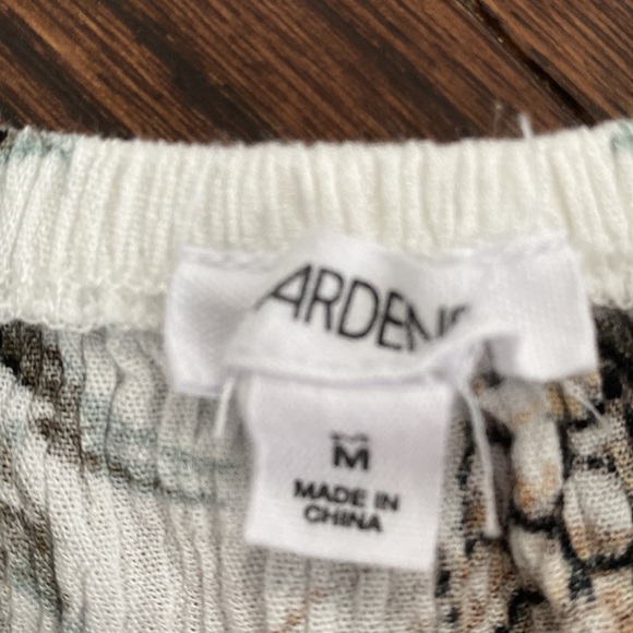 Pineapple Top - Picture 2 of 2